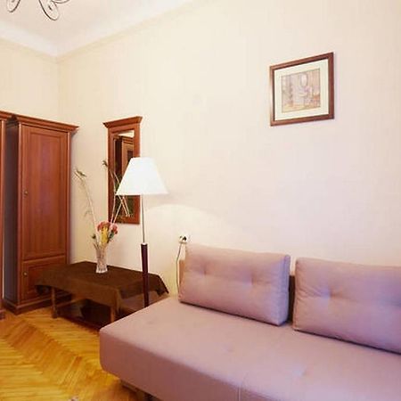 Pylnykarska 6 Apartment Lviv Ngoại thất bức ảnh