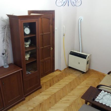 Pylnykarska 6 Apartment Lviv Ngoại thất bức ảnh