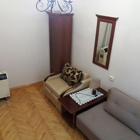 Pylnykarska 6 Apartment Lviv Ngoại thất bức ảnh