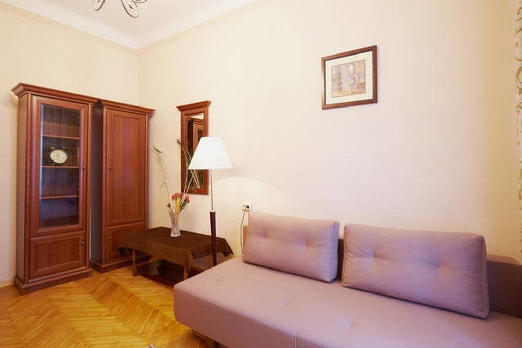 Pylnykarska 6 Apartment Lviv Ngoại thất bức ảnh