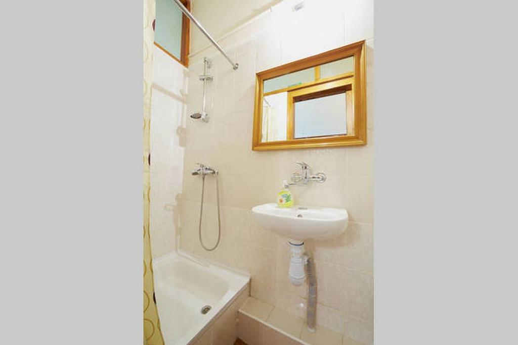 Pylnykarska 6 Apartment Lviv Ngoại thất bức ảnh