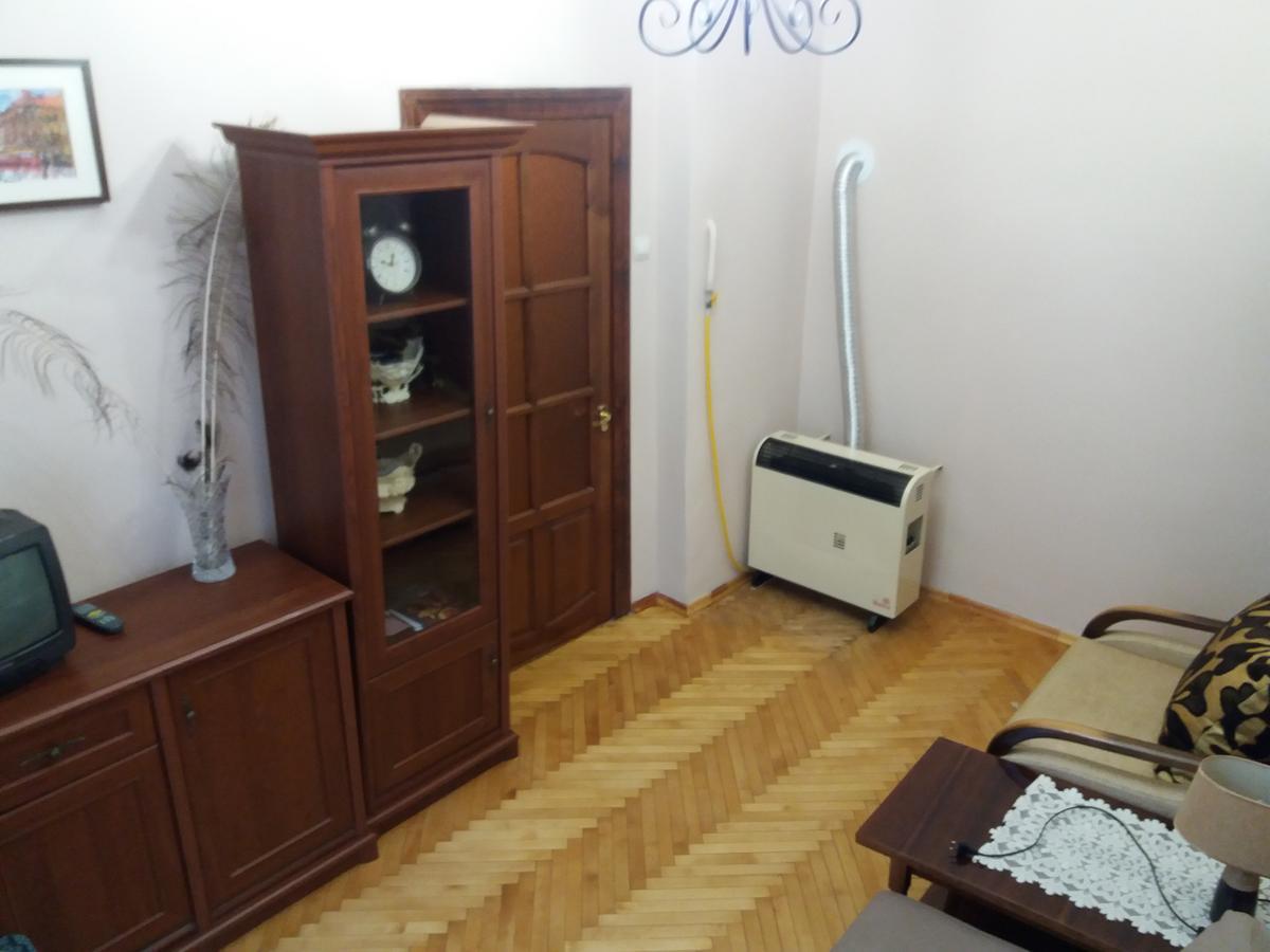 Pylnykarska 6 Apartment Lviv Ngoại thất bức ảnh